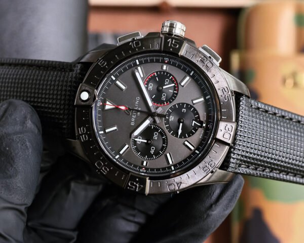 best replica luxury Breitling watches Men's high quality imitation Avenger 1044701321 - Image 4