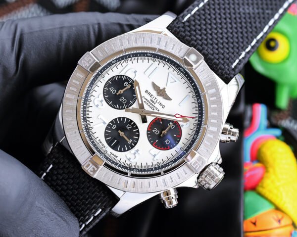 best replica luxury Breitling watches Men's high quality imitation Avenger 1044701466 - Image 4