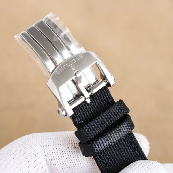 best replica luxury Breitling watches Men's high quality imitation Avenger 1058472717 - Image 8